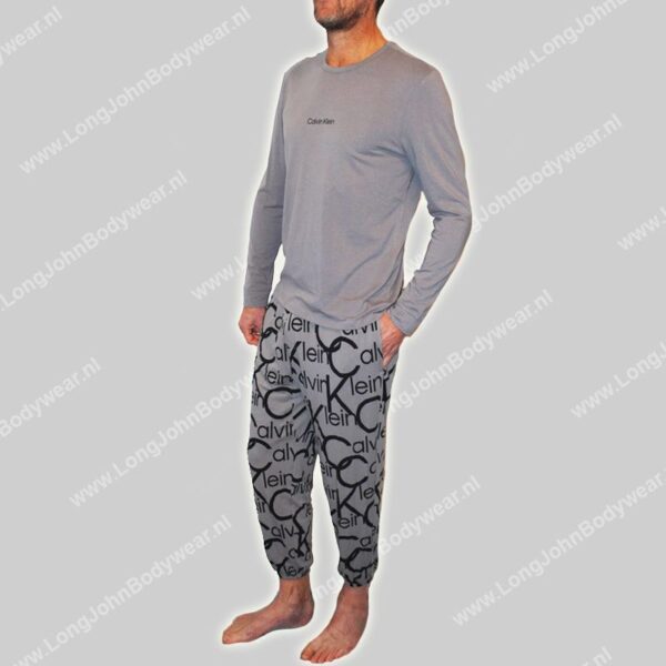 Calvin Klein Loungewear Jogger Set Longsleeve & Pant Calvin Klein Loungewear Jogger Set Longsleeve & Pant