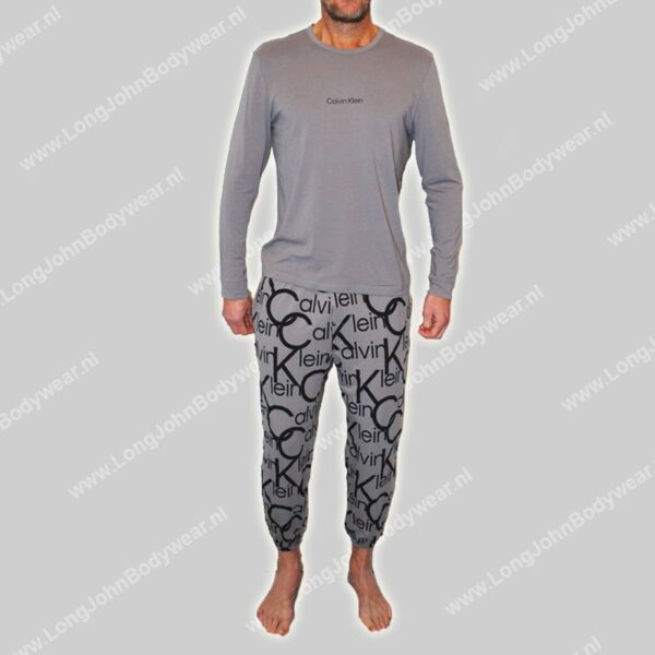 Calvin Klein Loungewear Jogger Set Longsleeve & Pant Calvin Klein Loungewear Jogger Set Longsleeve & Pant