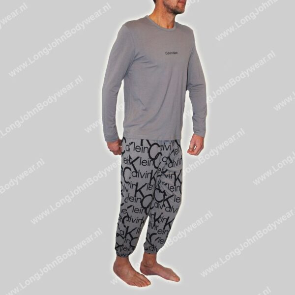 Calvin Klein Loungewear Jogger Set Longsleeve & Pant Calvin Klein Loungewear Jogger Set Longsleeve & Pant
