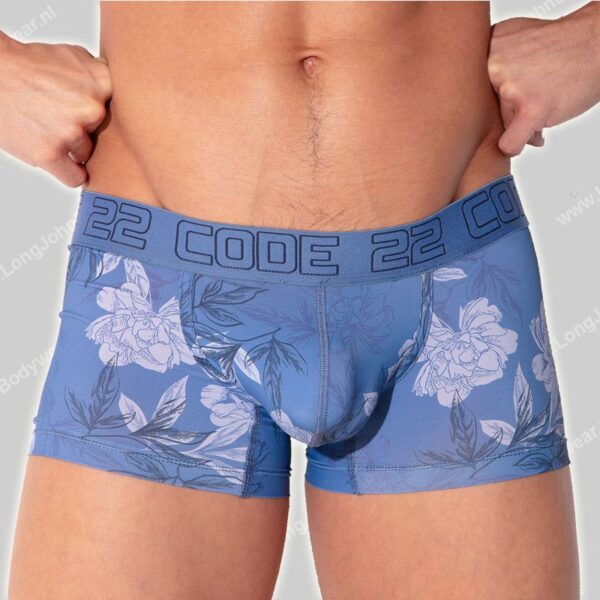 Code 22 Bouquet Trunk