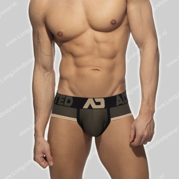 Addicted Naked Feeling Brief