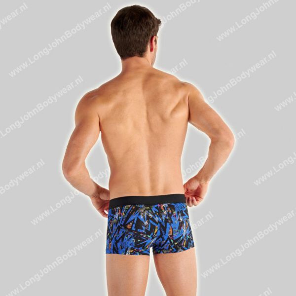 Hom Trunk Clash